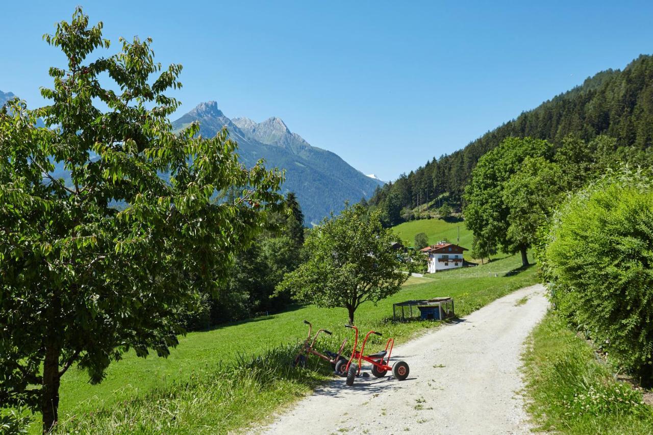 Gasthof Groebenhof Fulpmes Exterior photo