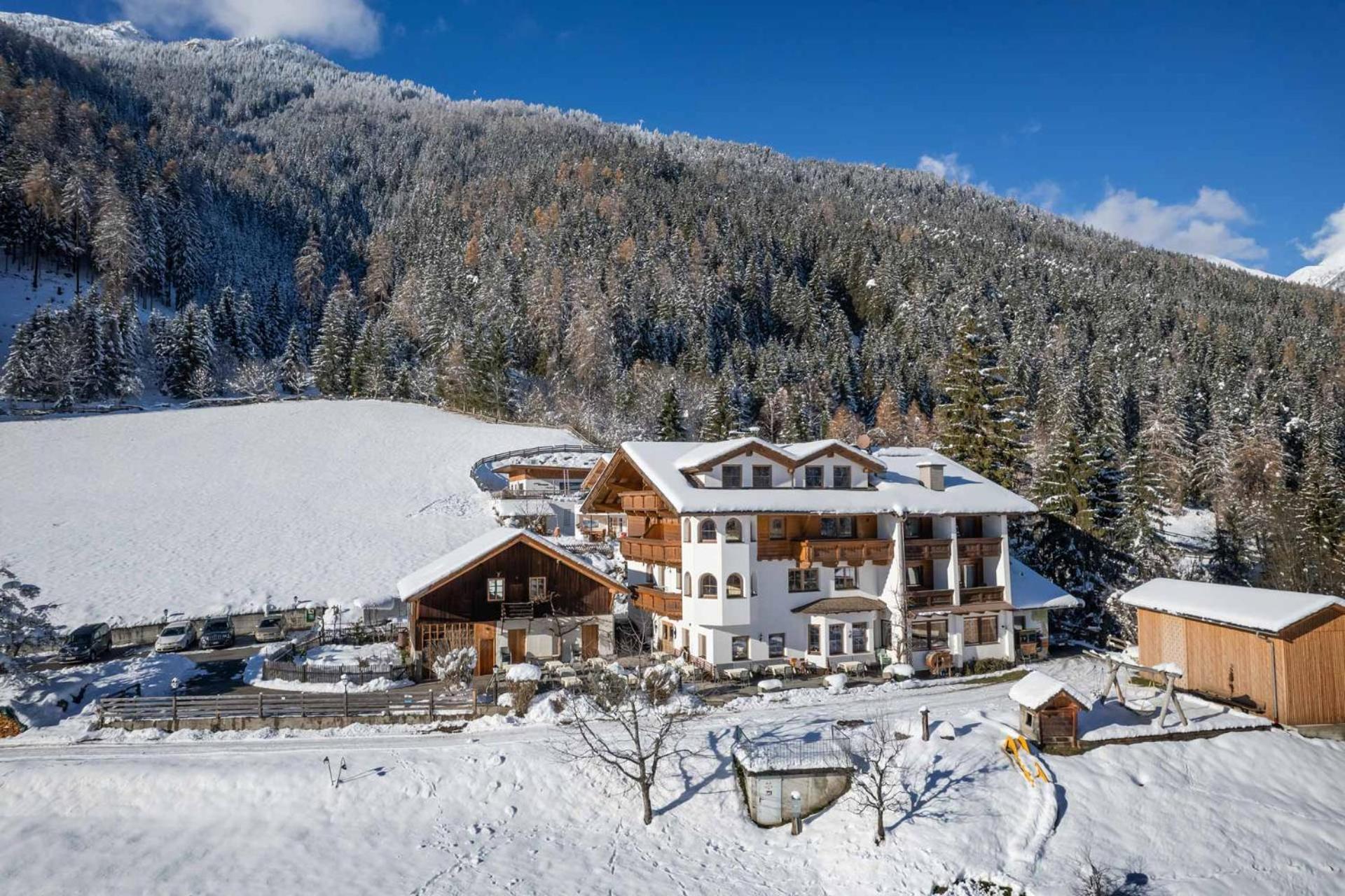 Gasthof Groebenhof Fulpmes Exterior photo